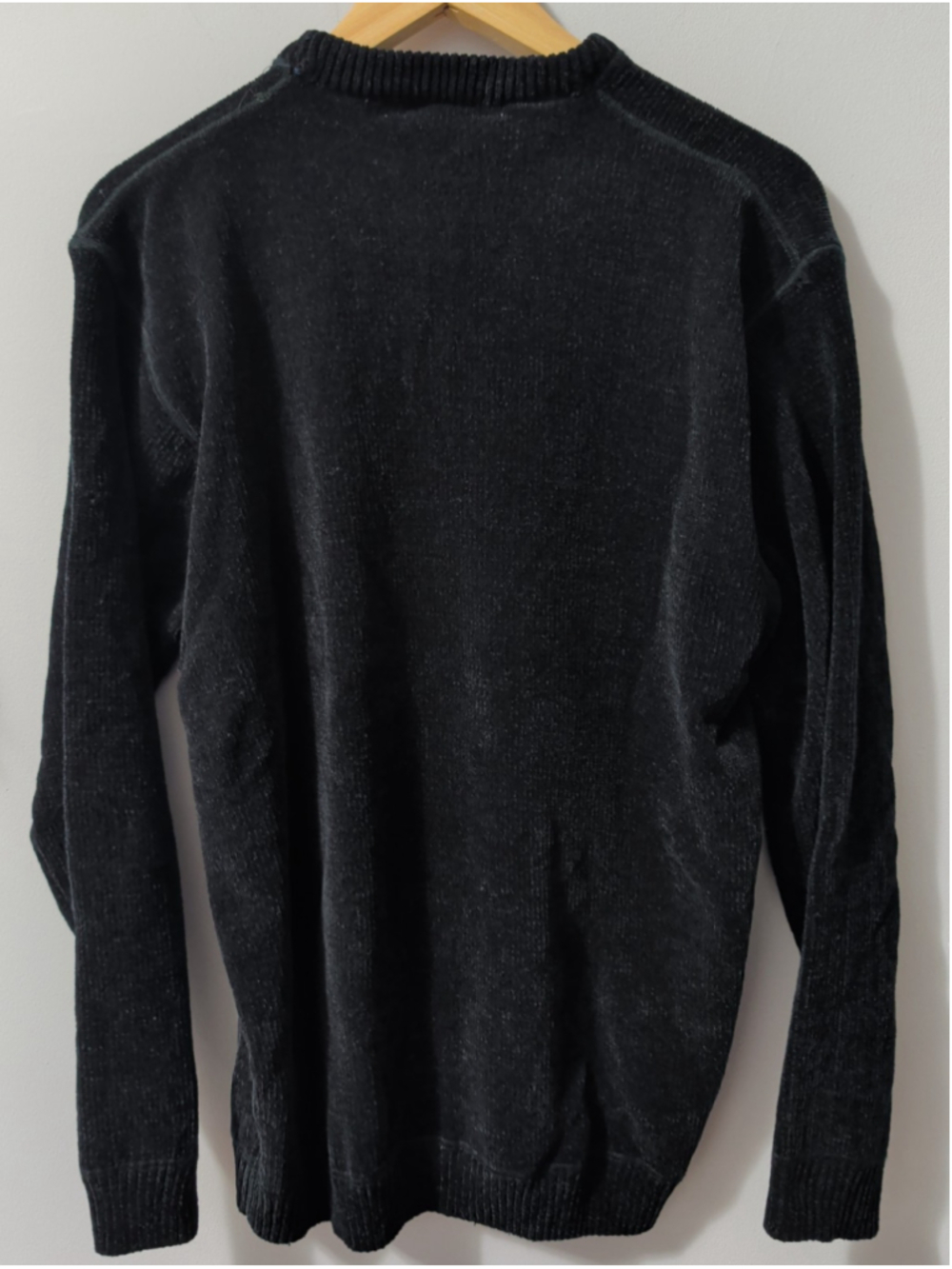 Perry Ellis Men's Soft Plush Velvet Feel Long Sleeve Black Pullover Sweater L - Picture 5 of 5